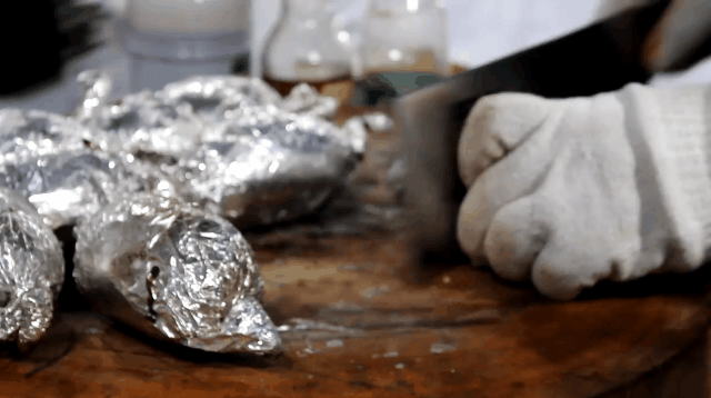 269955_1612058219554828.gif 18.gif
