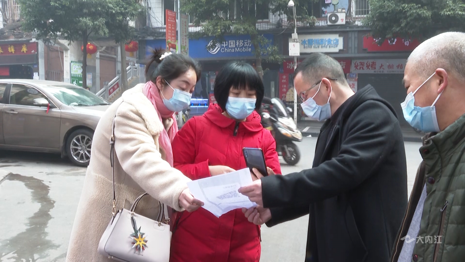 269955_1613186016465632.jpg 春节坚守岗位2.jpg