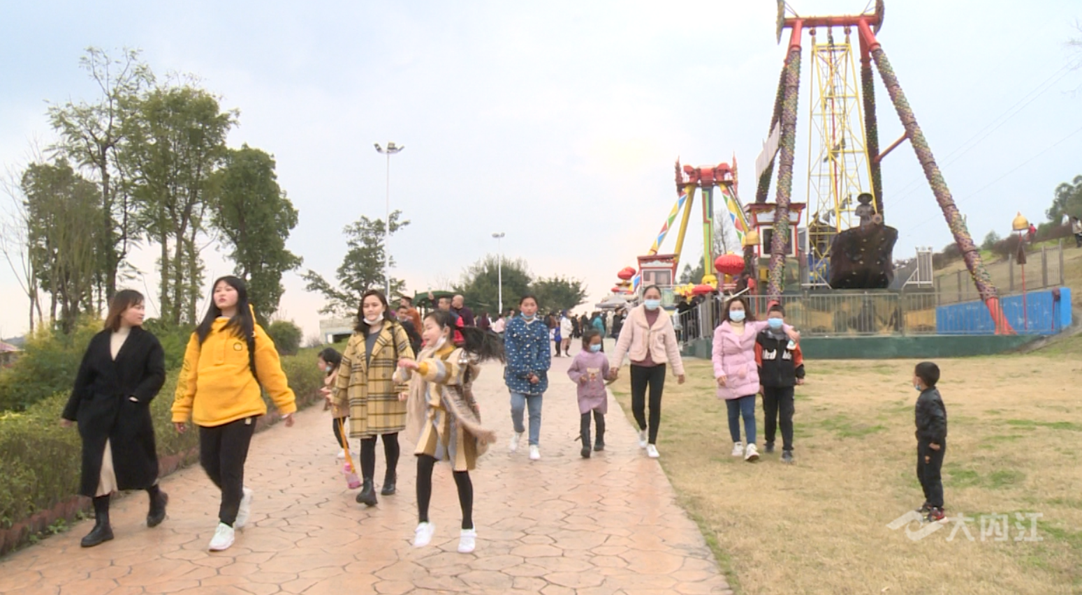 大千欢乐世界 (4).png