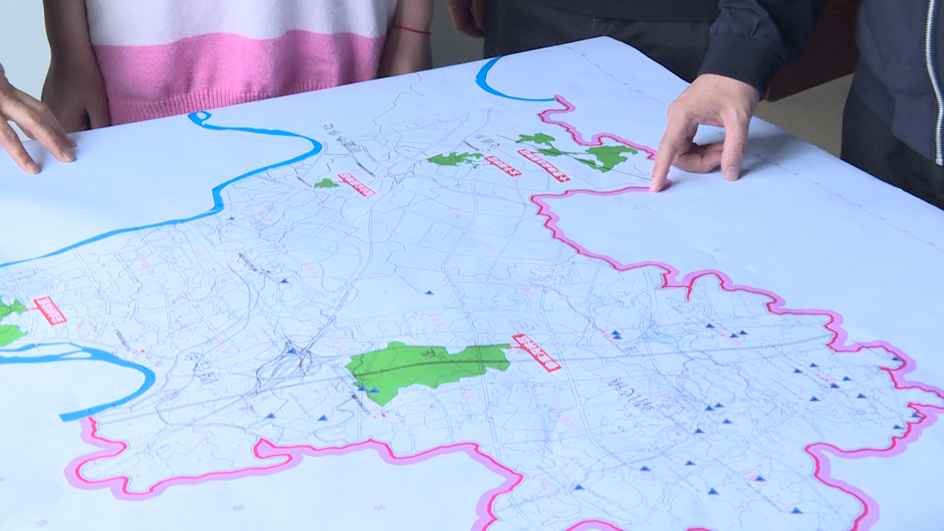 281921_1617285953347848.bmp 281921_1617285953347848.bmp