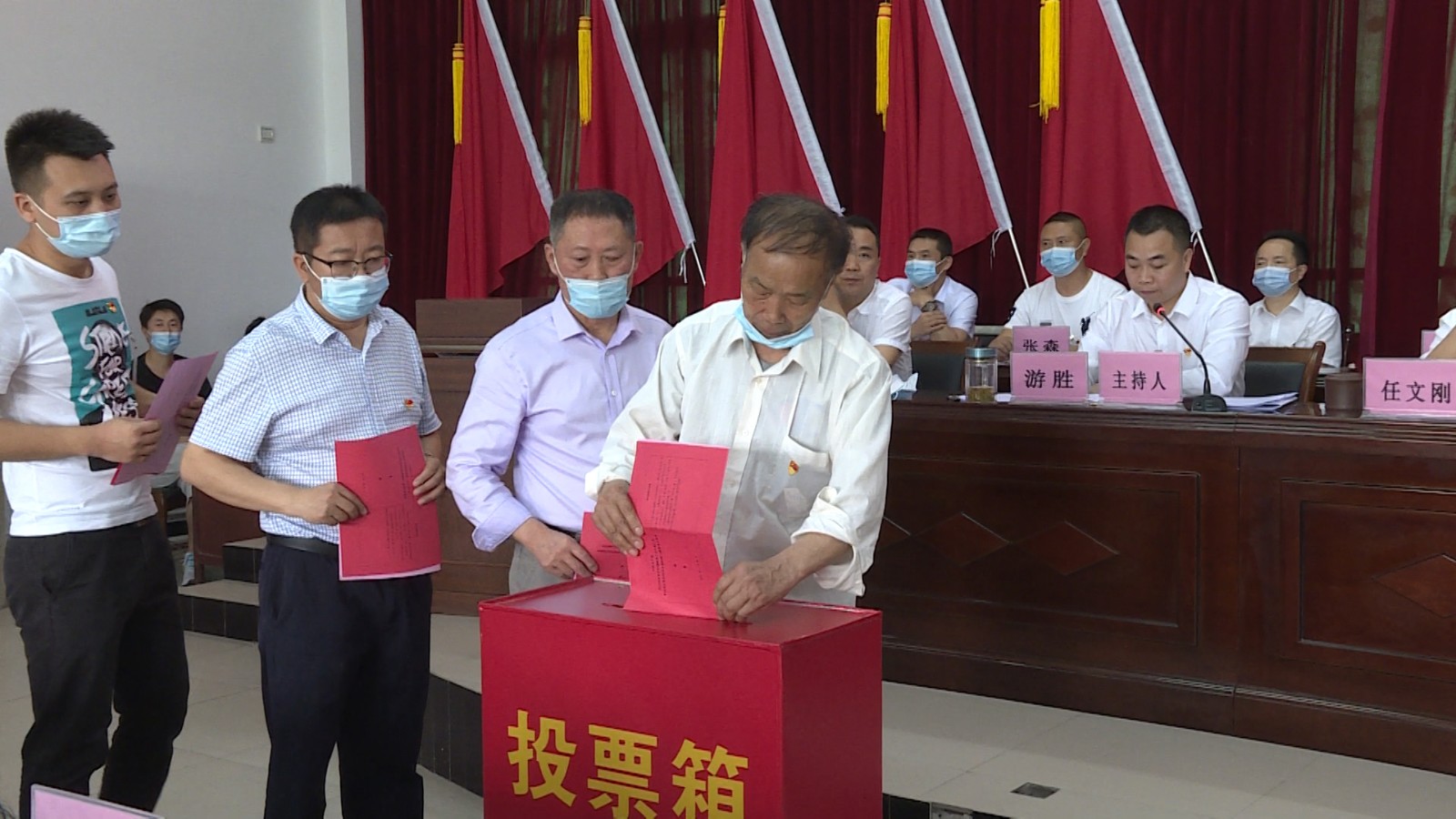 281921_1622192045353884.jpg 729_6679_01.00_00_16_04.Still005.jpg