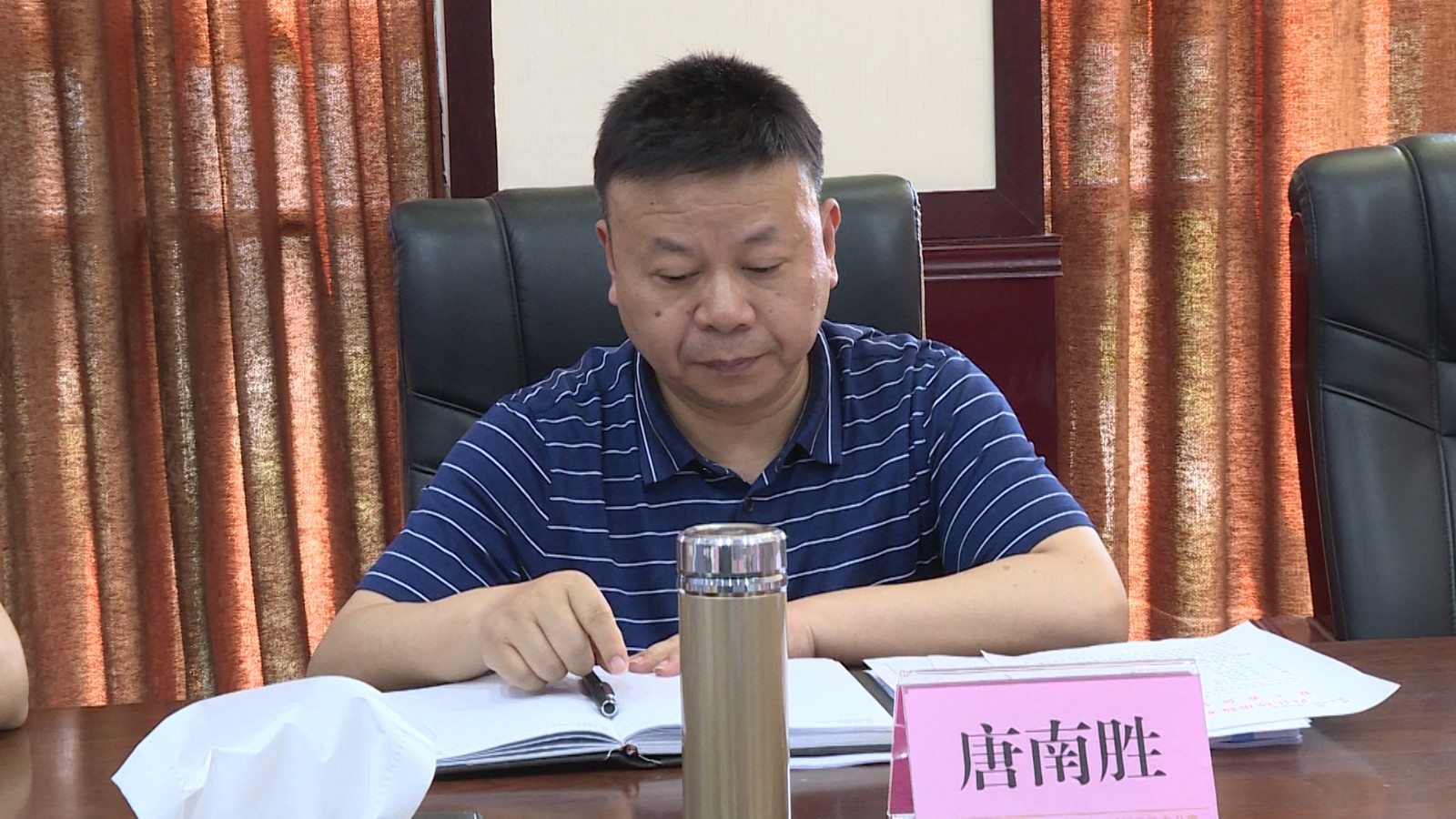 281921_1622821892459699.jpg Finding Your Way.00_00_05_09.Still003.jpg