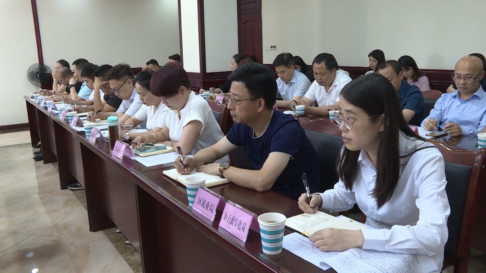 281921_1622821958543320.jpg Finding Your Way.00_00_12_05.Still006.jpg