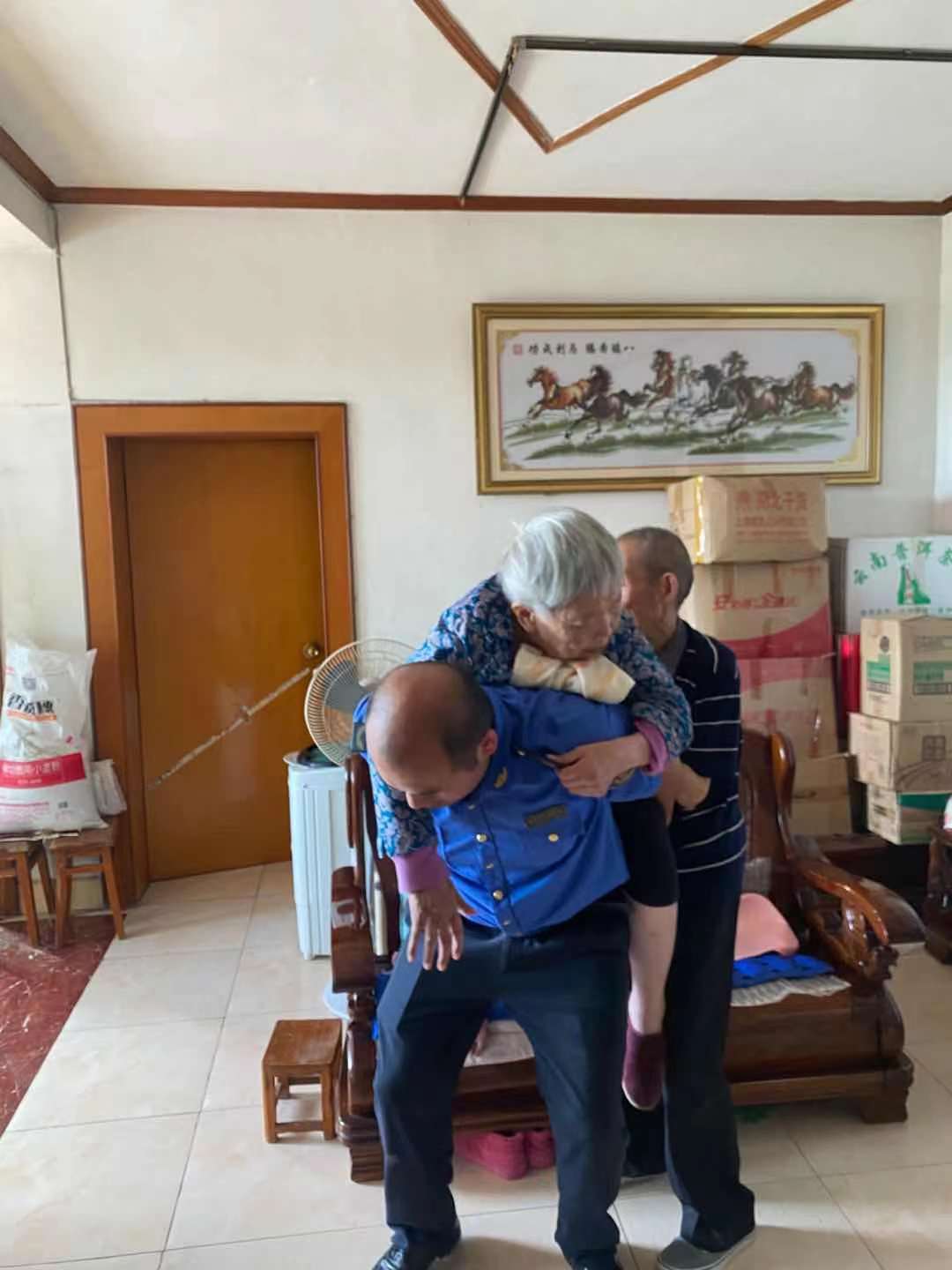 281921_1631632056701860.jpg 4.jpg