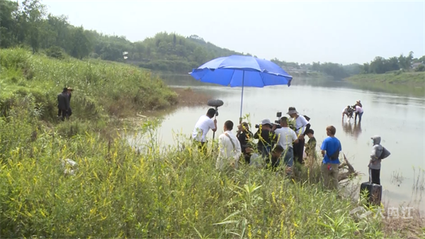 286033_1653905443413036.png 一路向前02.png